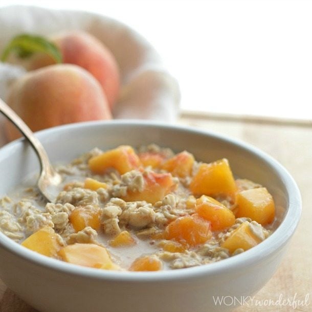 Peaches and Cream No-Cook Oatmeal : Dairy Free : Vegan : Healthy Breakfast Recipe