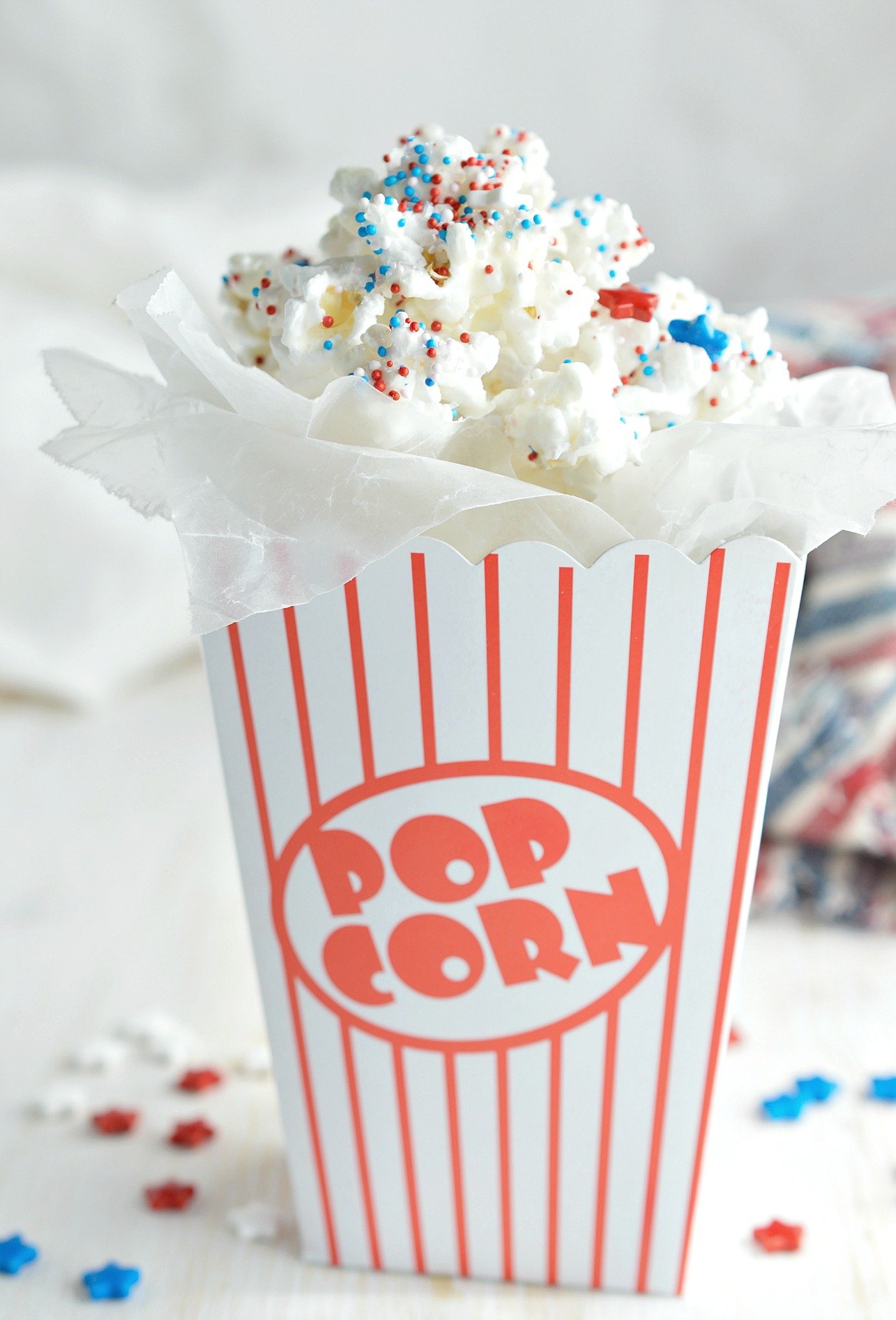 4th of July Dessert Popcorn - WonkyWonderful