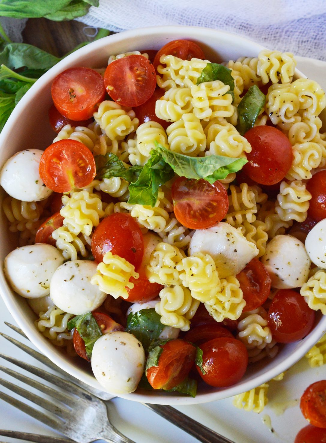 Caprese Pasta Salad Recipe - WonkyWonderful