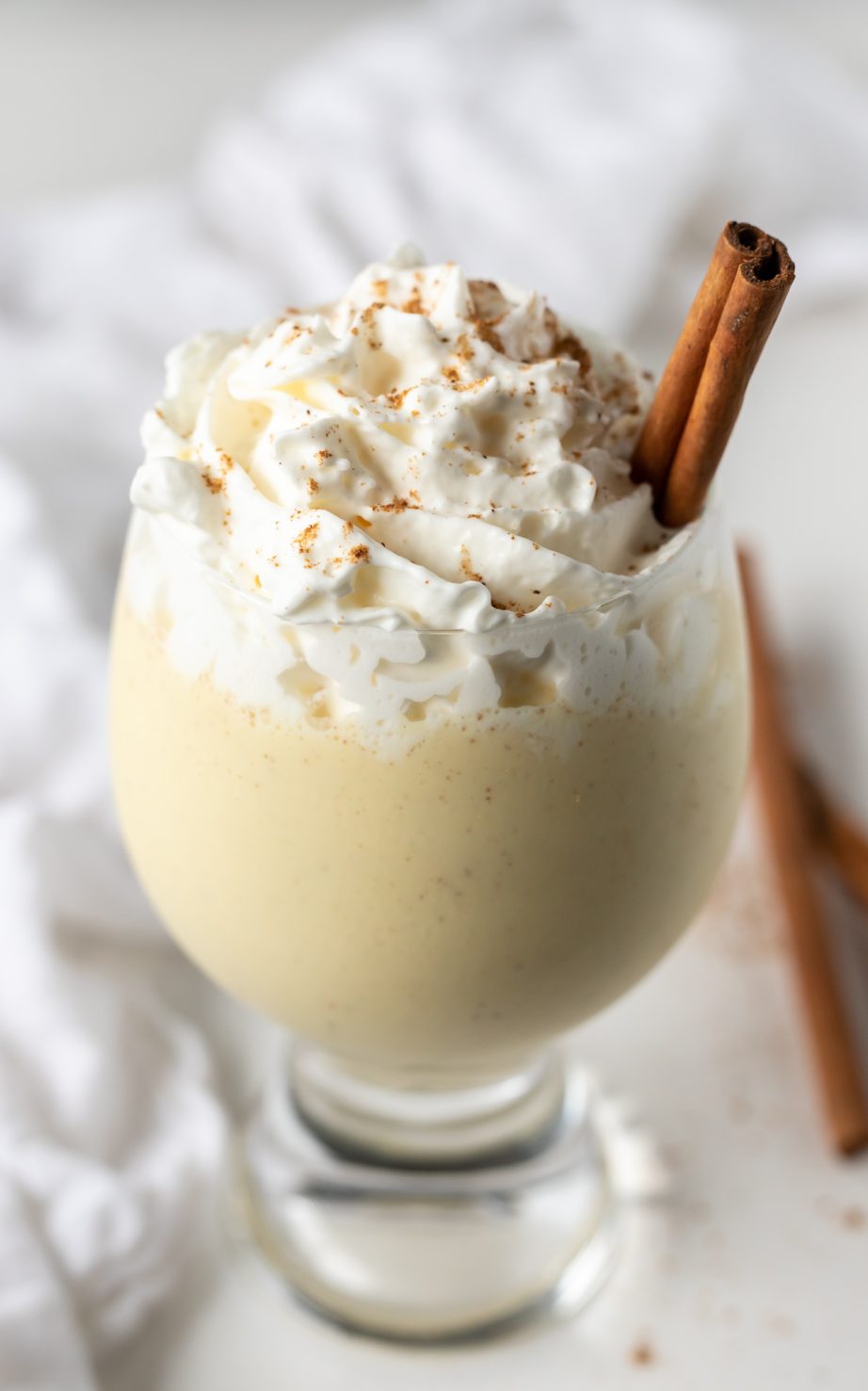 GINGERBREAD EGGNOG COCKTAIL + WonkyWonderful