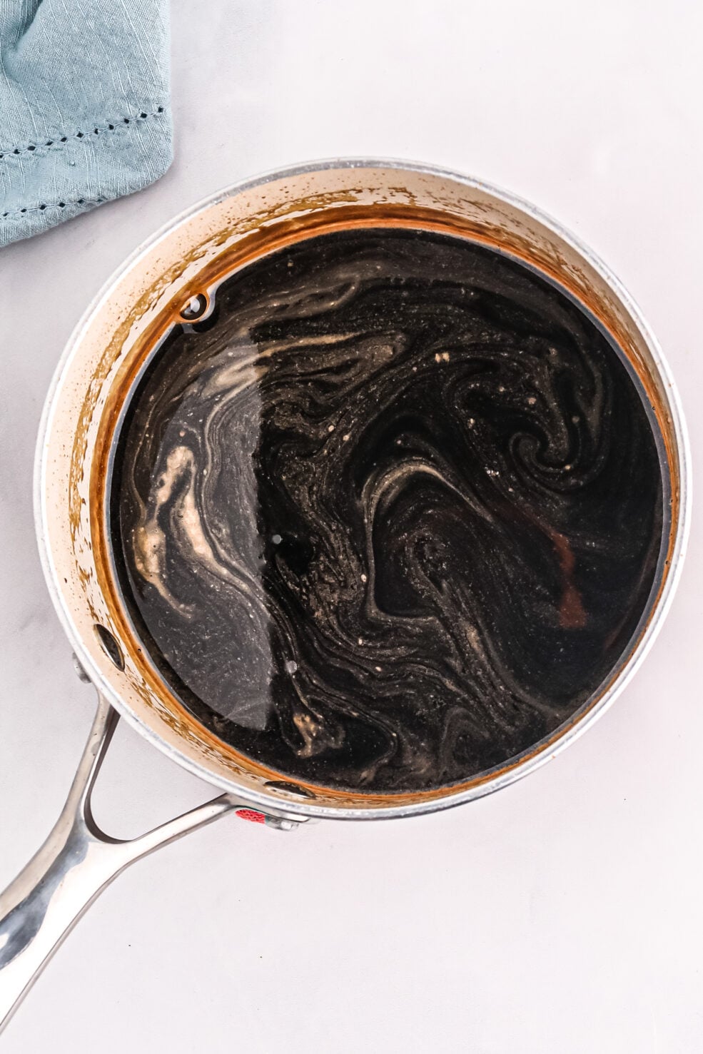 sauce in pot